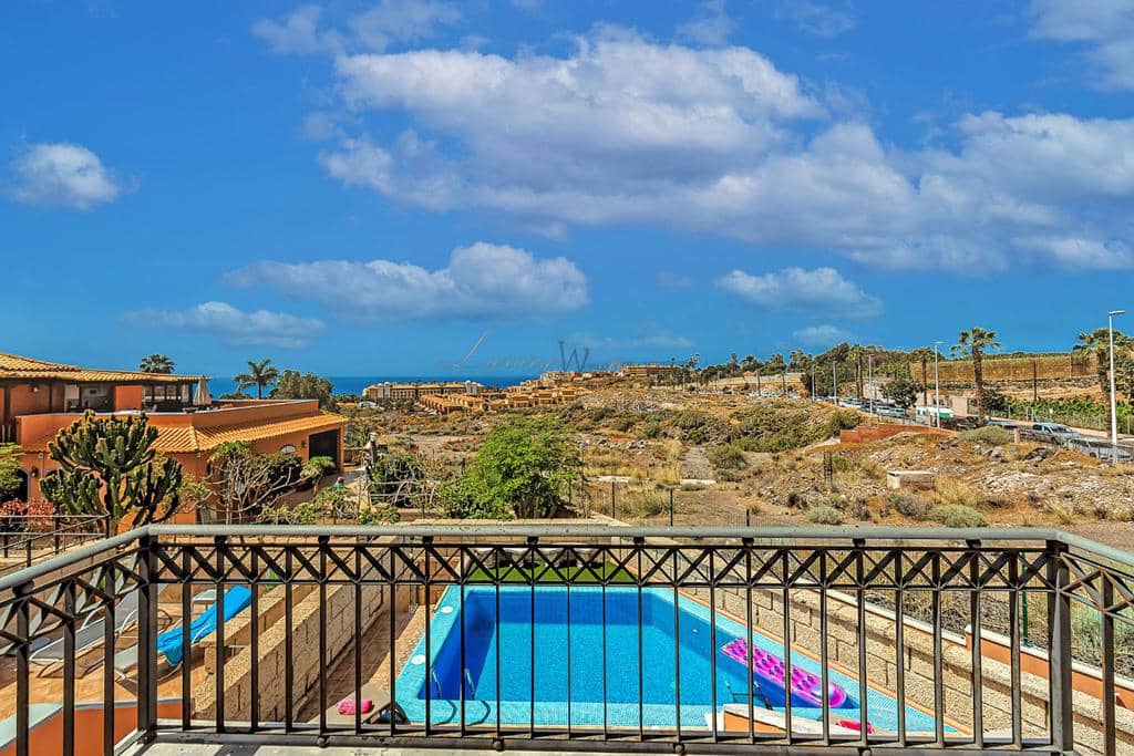 3 quarto Moradia para venda em Costa Adeje com piscina garagem - 885 000 € (Ref: 9569926)