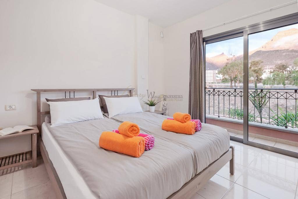 3 quarto Moradia para venda em Costa Adeje com piscina garagem - 885 000 € (Ref: 9569926)