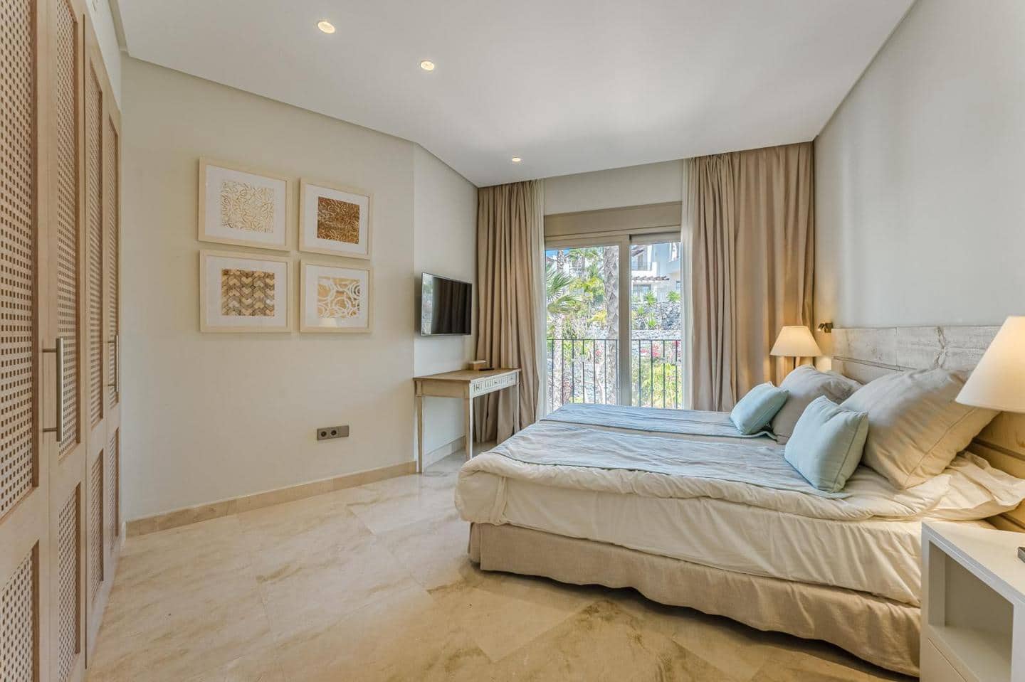 2 sypialnia Mieszkanie na sprzedaż w Guia de Isora z basenem garażem - 840 000 € (Ref: 9572215)