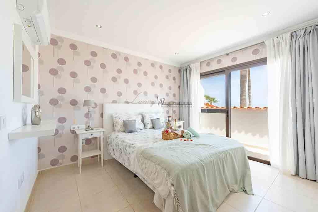 4 soveværelse Villa til salg i Amarilla Golf med swimmingpool garage - € 1.100.000 (Ref: 9632654)