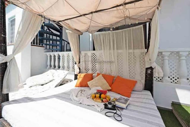 4 soveværelse Villa til salg i Amarilla Golf, San Miguel de Abona med swimmingpool garage - € 1.100.000 (Ref: 9632654)