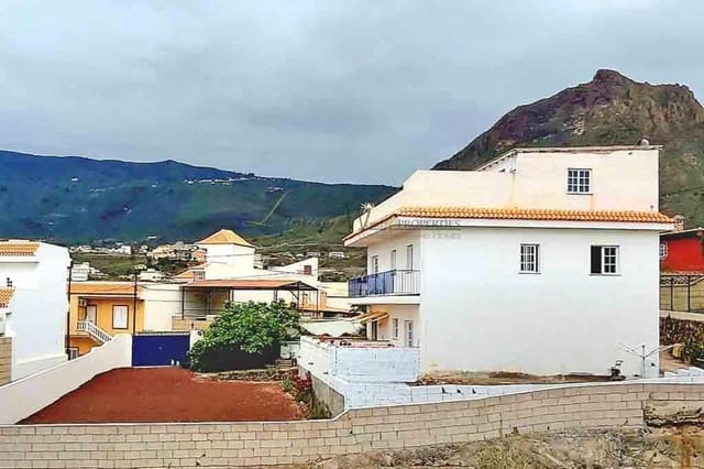 6 bedroom Villa for sale in Buzanada, Arona - € 750,000 (Ref: 9646363)