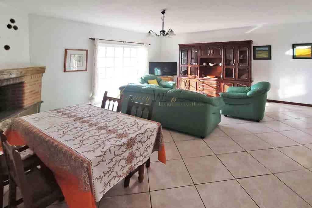 6 bedroom Villa for sale in Buzanada - € 750,000 (Ref: 9646363)