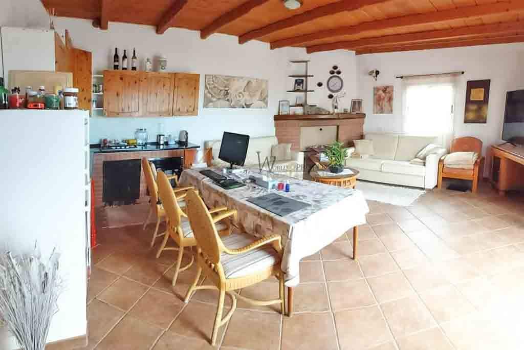 6 bedroom Villa for sale in Buzanada - € 750,000 (Ref: 9646363)