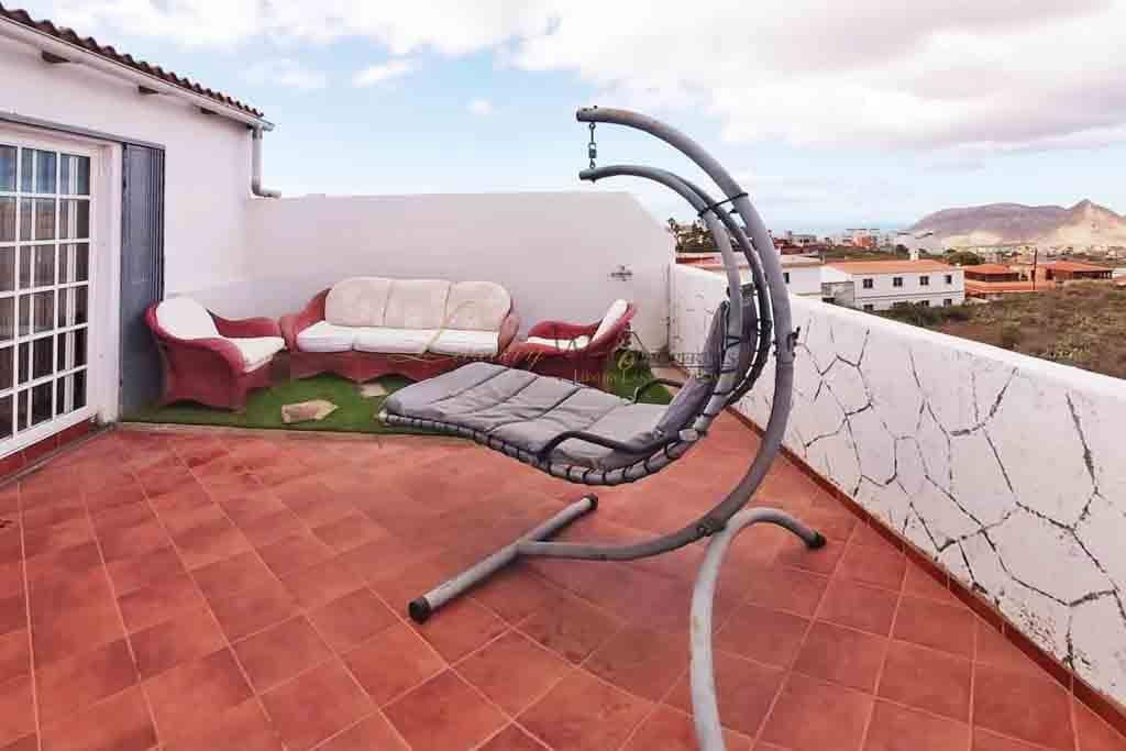 6 bedroom Villa for sale in Buzanada - € 750,000 (Ref: 9646363)