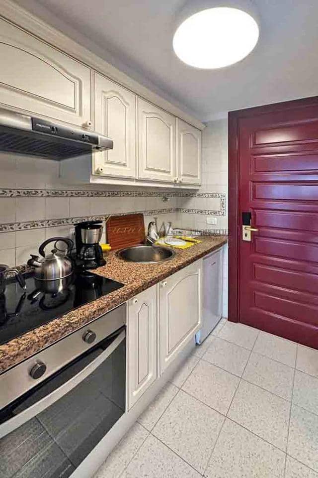 Appartamento in vendita in Playa de las Americas con piscina - 425.000 € (Rif: 9652857)