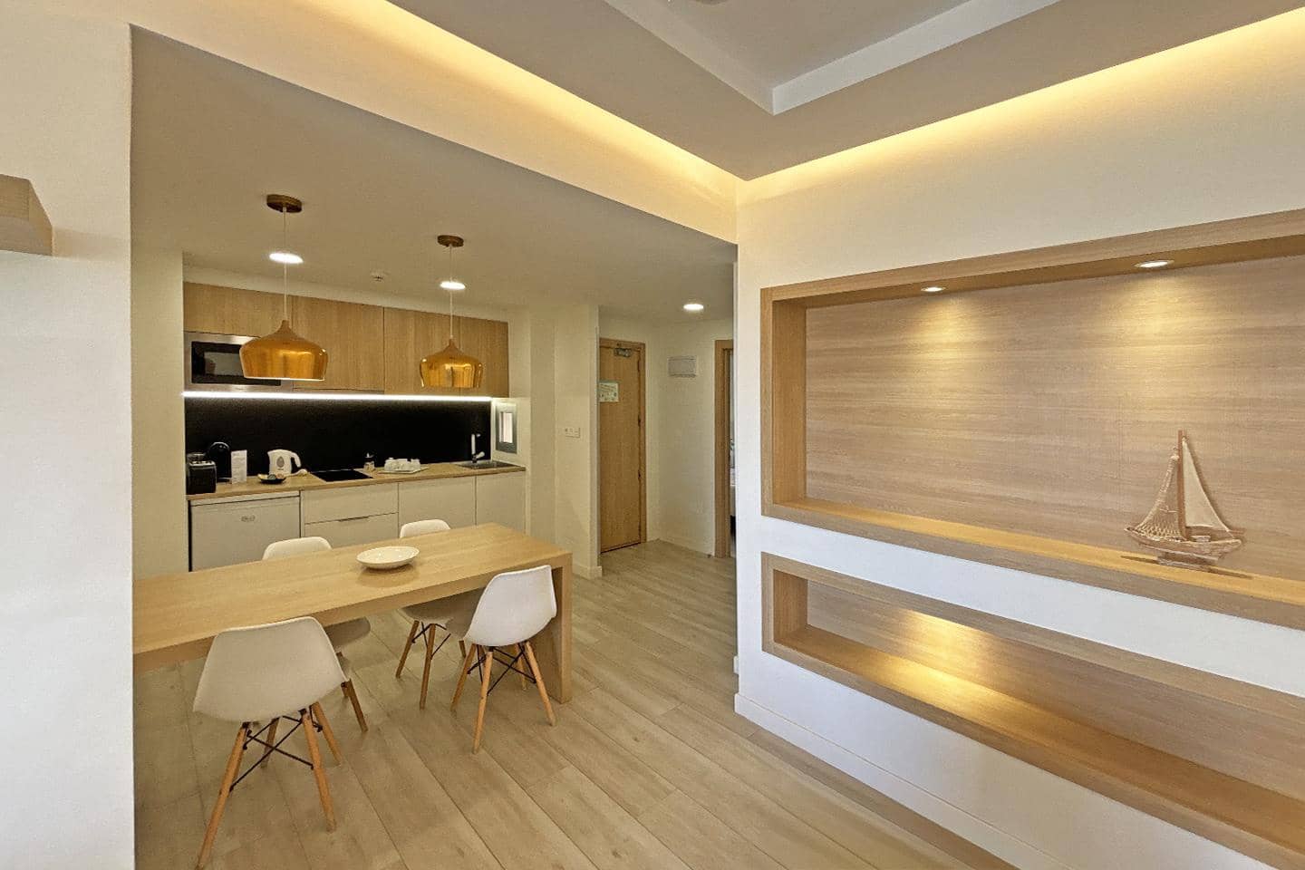 1 soverom Leilighet til salgs i Los Cristianos med svømmebasseng - € 220 000 (Ref: 9654291)