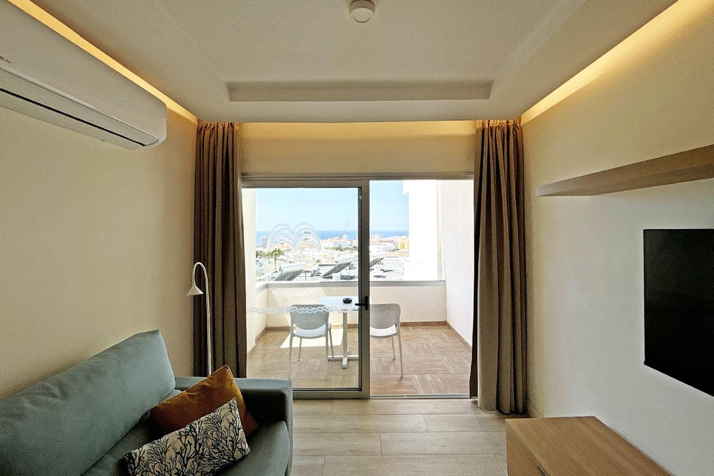 1 soverom Leilighet til salgs i Los Cristianos med svømmebasseng - € 220 000 (Ref: 9654291)