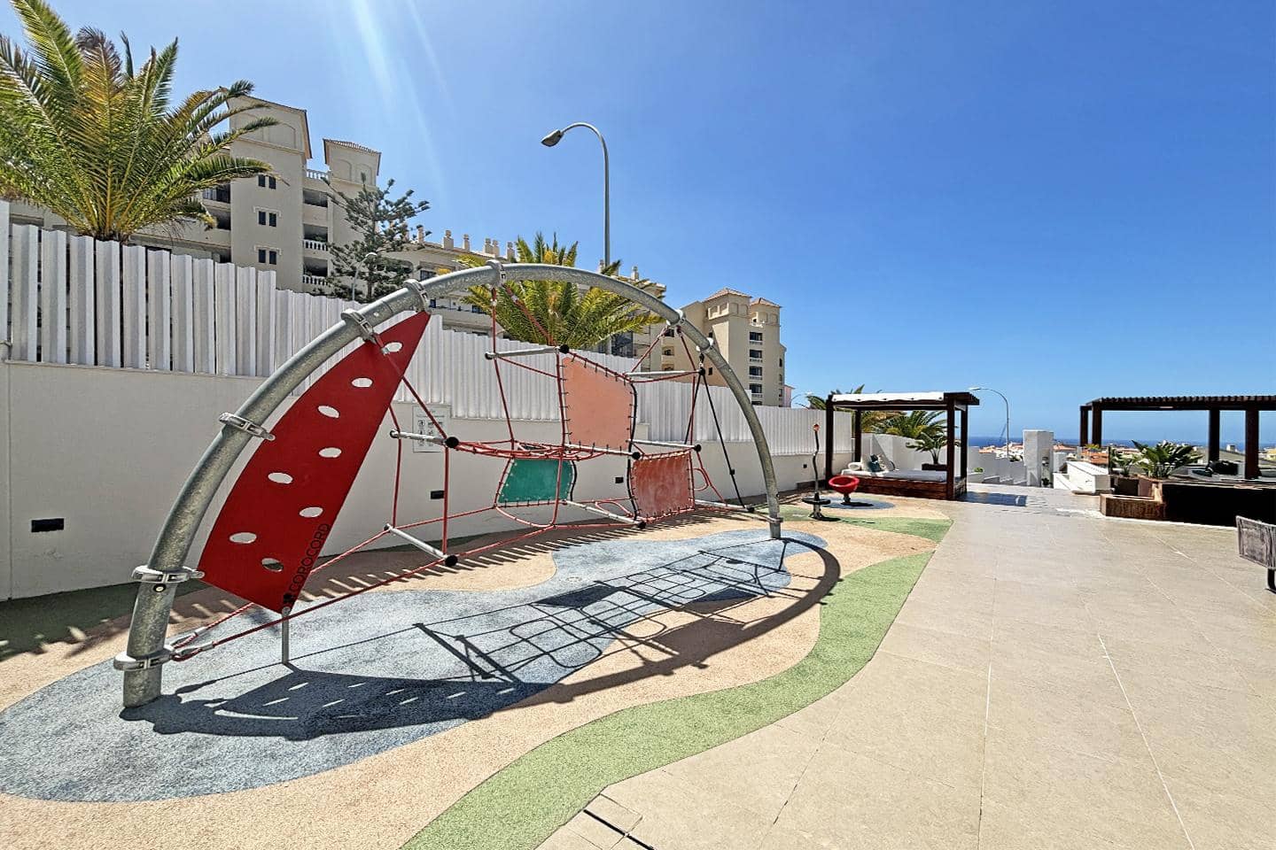 1 soverom Leilighet til salgs i Los Cristianos med svømmebasseng - € 220 000 (Ref: 9654291)