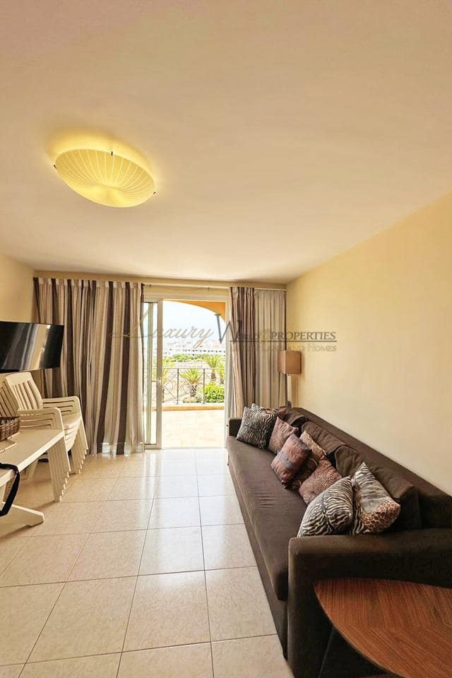 2 bedroom Flat for sale in Los Cristianos with pool - € 395,000 (Ref: 9694198)