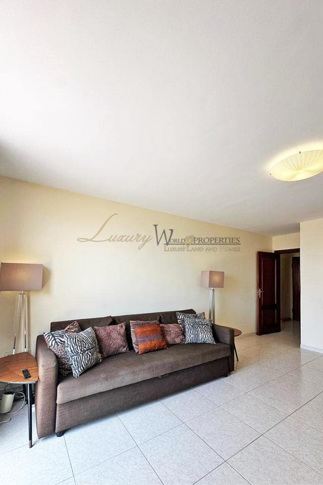 2 bedroom Flat for sale in Los Cristianos with pool - € 395,000 (Ref: 9694198)