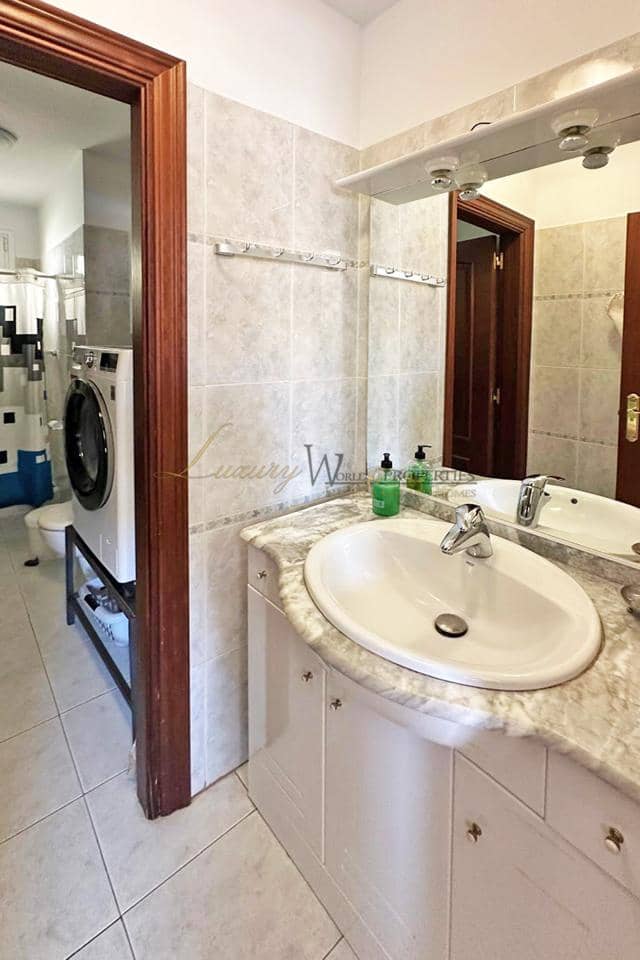 2 bedroom Flat for sale in Los Cristianos with pool - € 395,000 (Ref: 9694198)