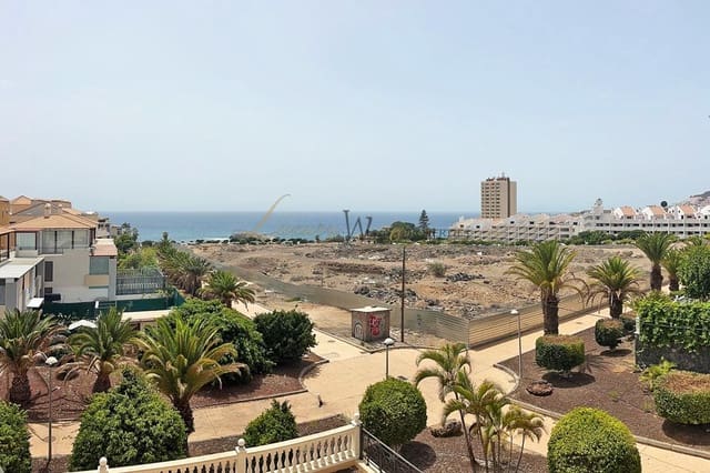 2 soverom Leilighet til salgs i Los Cristianos, Arona med svømmebasseng - € 395 000 (Ref: 9694198)