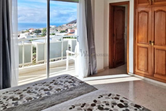 5 bedroom Villa for sale in La Sabinita, Arico - € 699,000 (Ref: 9709052)