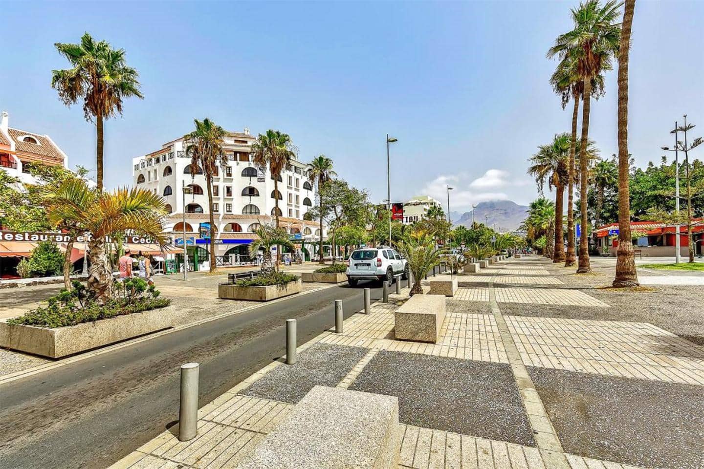 Garage til salg i Playa de las Americas - € 75.000 (Ref: 9724980)