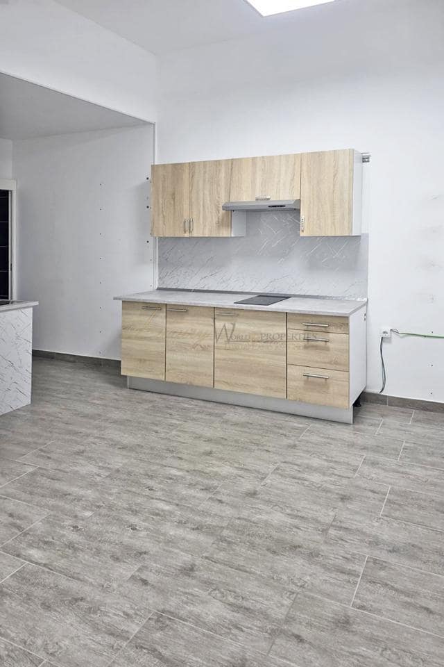 4 bedroom Business for sale in Los Cristianos - € 220,000 (Ref: 9734005)