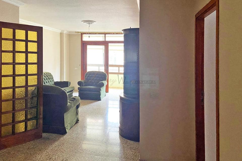 3 chambre Appartement à vendre à Santa Cruz de Tenerife avec garage - 405 000 € (Ref: 9747320)