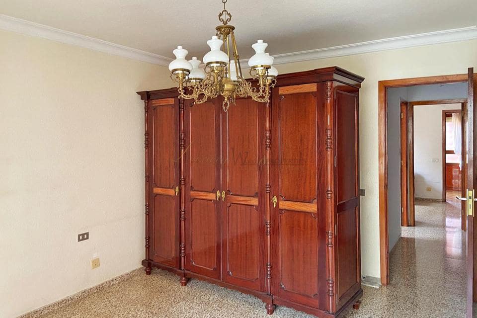 3 chambre Appartement à vendre à Santa Cruz de Tenerife avec garage - 405 000 € (Ref: 9747320)