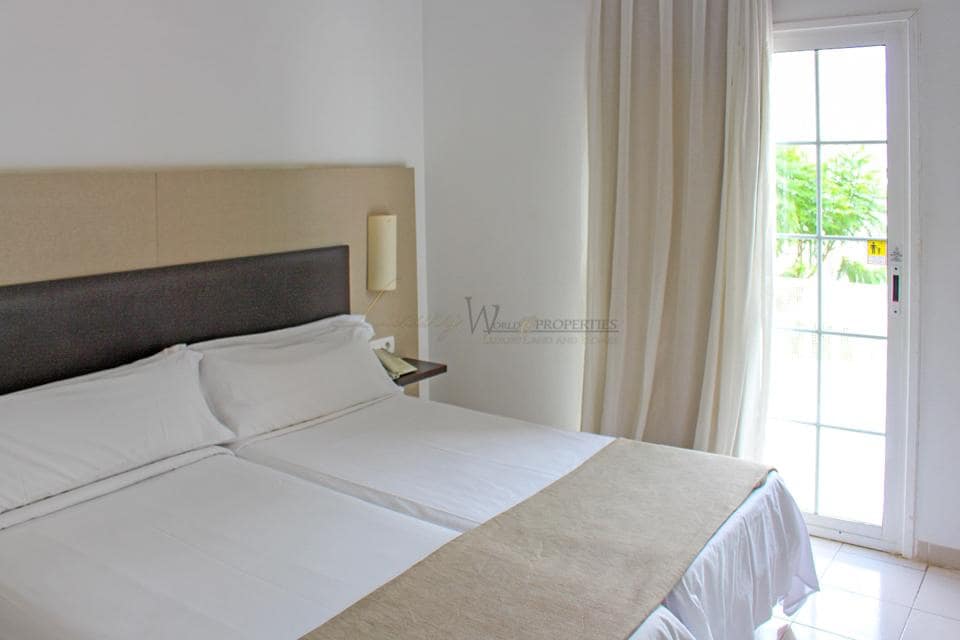 2 bedroom Flat for sale in Costa Adeje with pool - € 260,000 (Ref: 9747364)