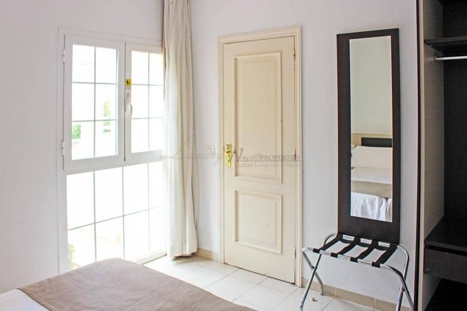 2 bedroom Flat for sale in Costa Adeje with pool - € 260,000 (Ref: 9747364)