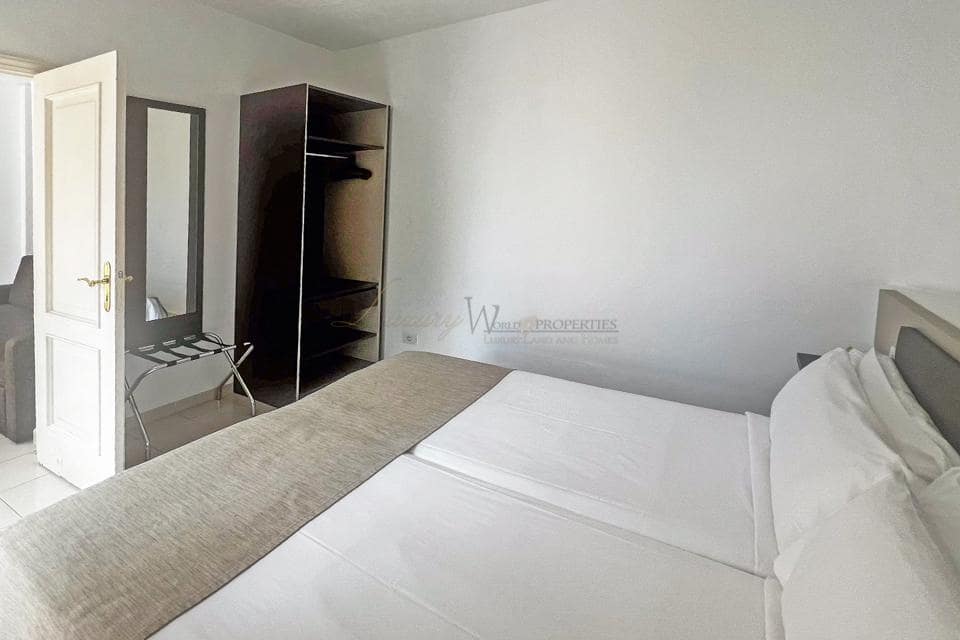 2 bedroom Flat for sale in Costa Adeje with pool - € 260,000 (Ref: 9747364)