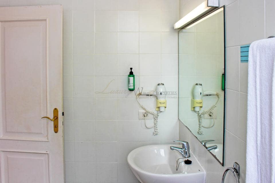 2 bedroom Flat for sale in Costa Adeje with pool - € 260,000 (Ref: 9747364)