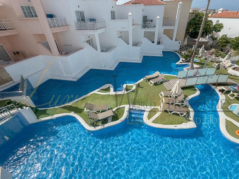 2 bedroom Flat for sale in Costa Adeje with pool - € 260,000 (Ref: 9747364)