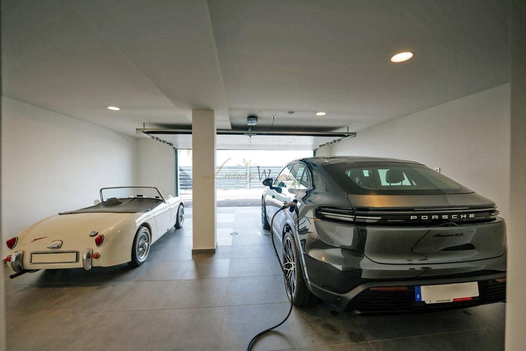 3 sovrum Villa till salu i Costa Adeje med pool garage - 1 995 500 € (Ref: 9752463)