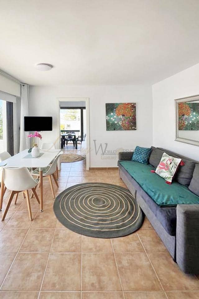 2 slaapkamer Flat te koop in Costa Adeje met zwembad - € 399.000 (Ref: 9758131)