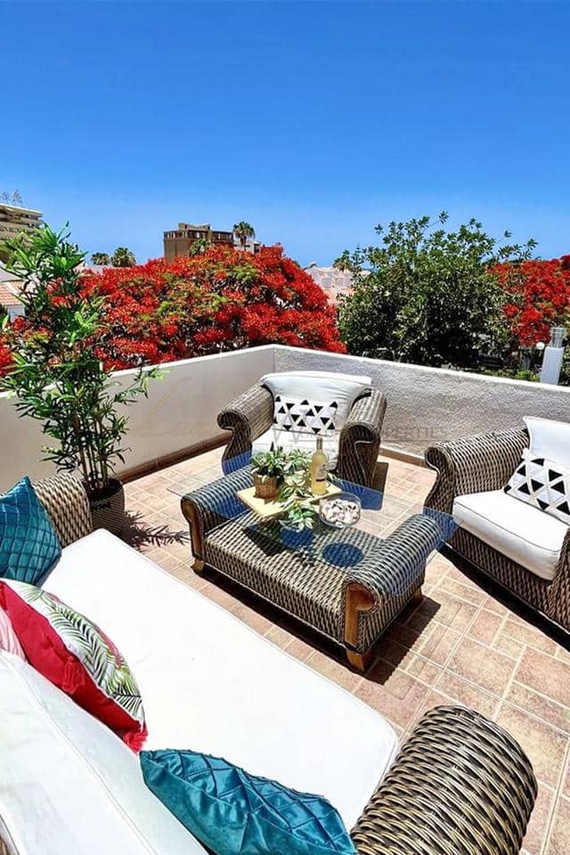 2 slaapkamer Flat te koop in Costa Adeje met zwembad - € 399.000 (Ref: 9758131)