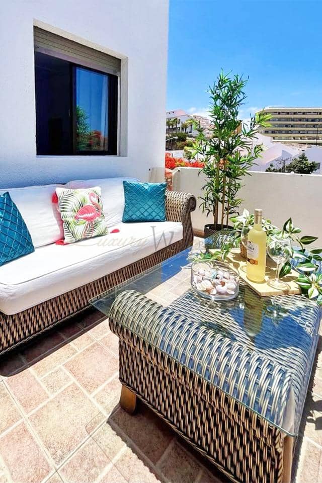 2 slaapkamer Flat te koop in Costa Adeje met zwembad - € 399.000 (Ref: 9758131)