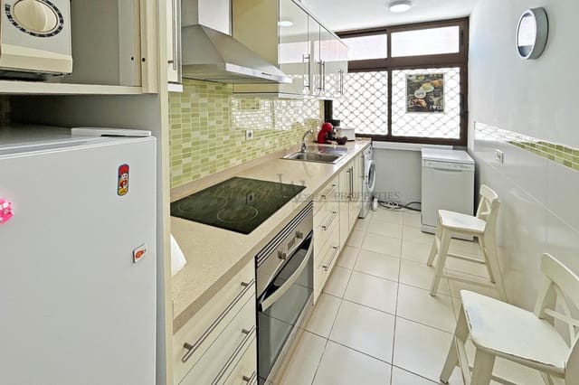 2 chambre Appartement à vendre à Los Cristianos, Arona avec piscine - 670 000 € (Ref: 9761488)