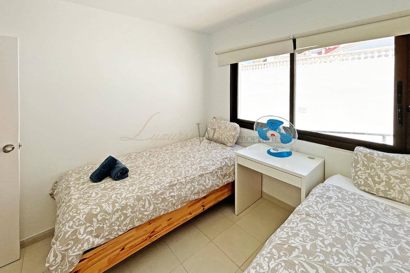 2 bedroom Flat for sale in Los Cristianos with pool - € 670,000 (Ref: 9761488)