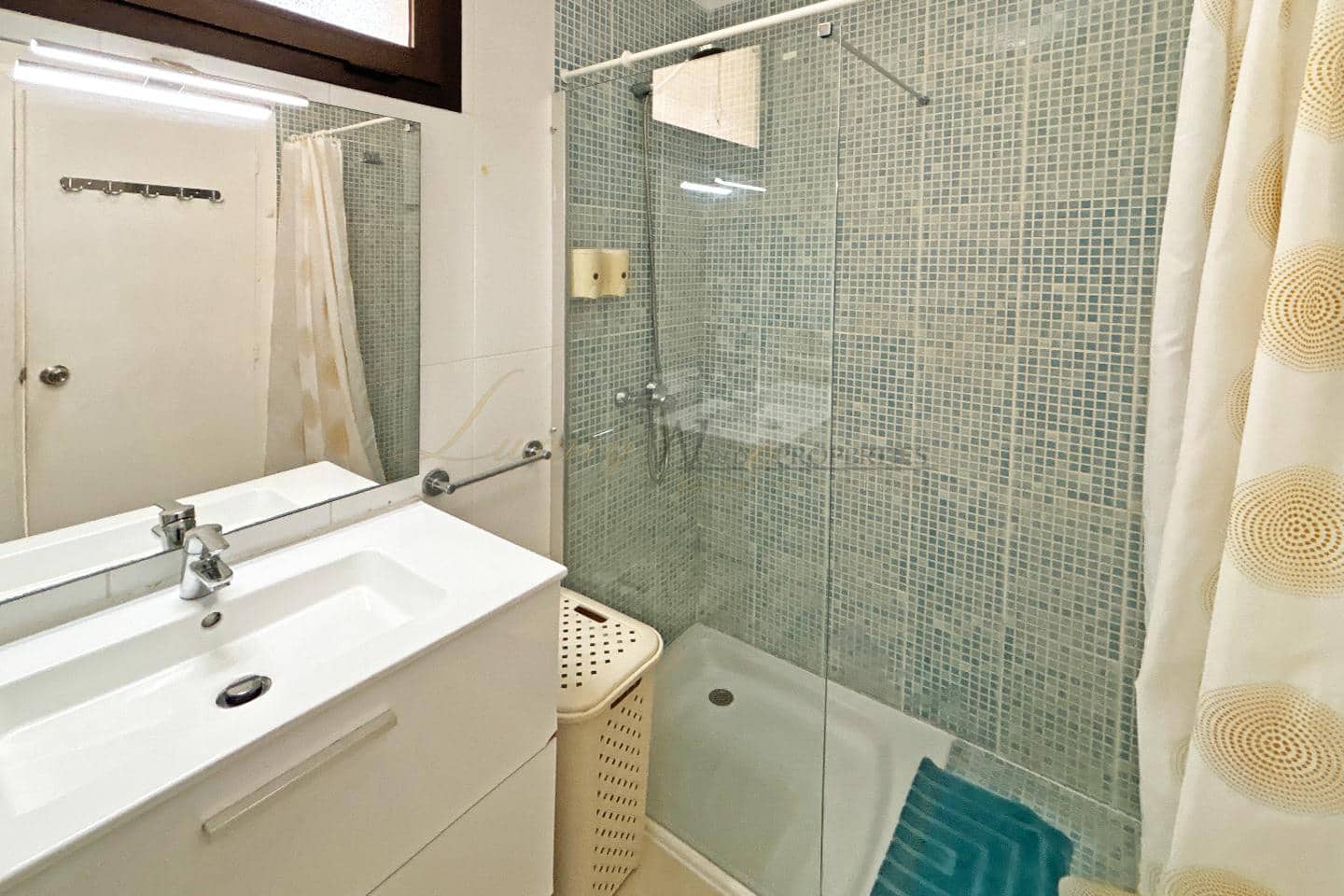 2 bedroom Flat for sale in Los Cristianos with pool - € 670,000 (Ref: 9761488)