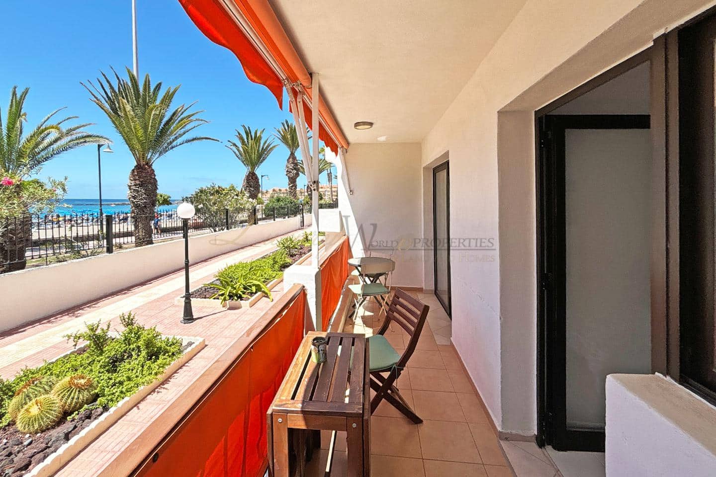 2 bedroom Flat for sale in Los Cristianos with pool - € 670,000 (Ref: 9761488)