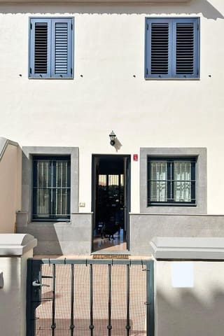 3 chambre Villa/Maison à vendre à Playa de Fañabé Alto, Adeje avec garage - 465 000 € (Ref: 9775875)