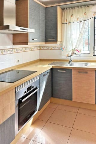 3 chambre Villa/Maison à vendre à Playa de Fañabé Alto, Adeje avec garage - 465 000 € (Ref: 9775875)