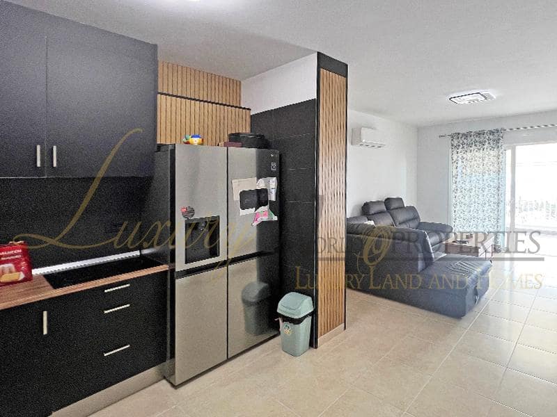 2 slaapkamer Flat te koop in Chayofa met zwembad garage - € 400.000 (Ref: 9775876)