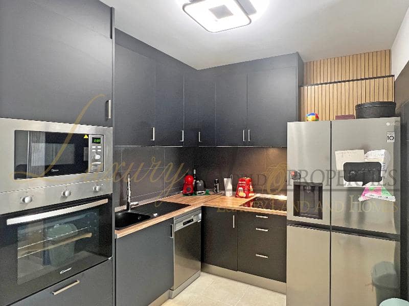 2 slaapkamer Flat te koop in Chayofa met zwembad garage - € 400.000 (Ref: 9775876)