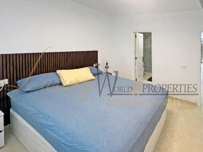 2 slaapkamer Flat te koop in Chayofa met zwembad garage - € 400.000 (Ref: 9775876)