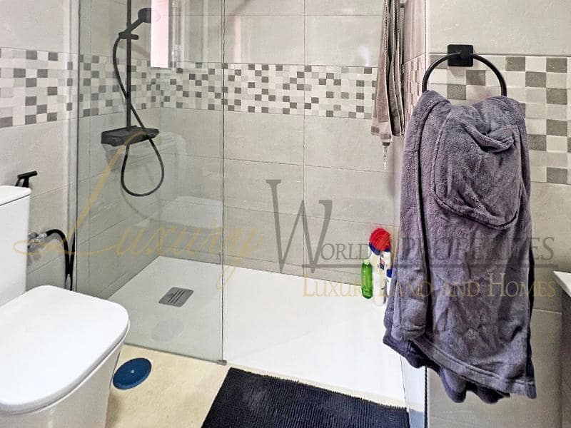 2 slaapkamer Flat te koop in Chayofa met zwembad garage - € 400.000 (Ref: 9775876)