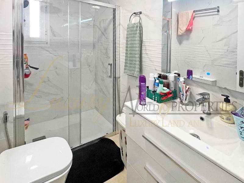 2 slaapkamer Flat te koop in Chayofa met zwembad garage - € 400.000 (Ref: 9775876)