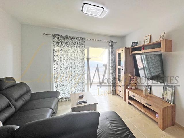 2 soverom Leilighet til salgs i Chayofa, Arona med svømmebasseng garasje - € 400 000 (Ref: 9775876)