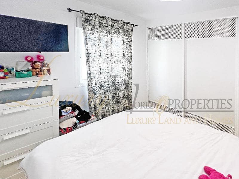 2 slaapkamer Flat te koop in Chayofa met zwembad garage - € 400.000 (Ref: 9775876)