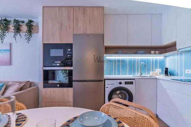 1 soveværelse Lejlighed til salg i El Medano, Granadilla de Abona - € 275.000 (Ref: 9778998)