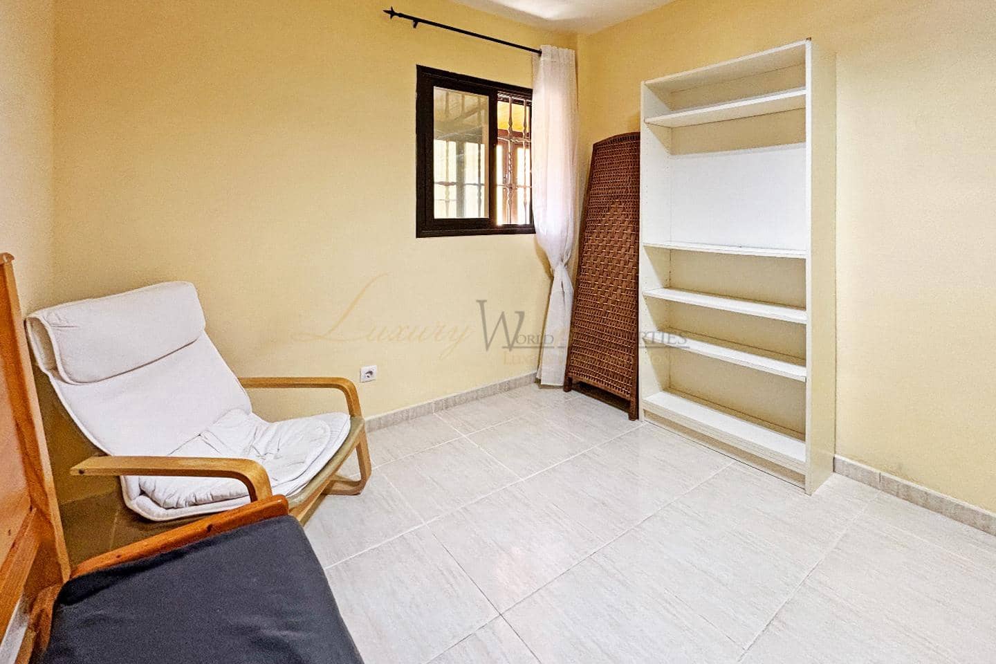 3 bedroom Flat for sale in Parque de la Reina with garage - € 298,000 (Ref: 9789559)