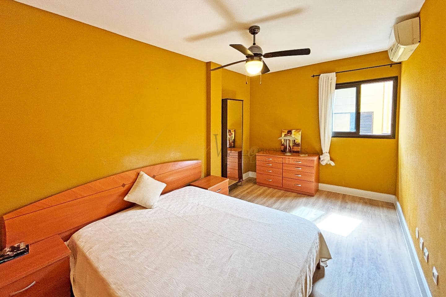 3 bedroom Flat for sale in Parque de la Reina with garage - € 298,000 (Ref: 9789559)