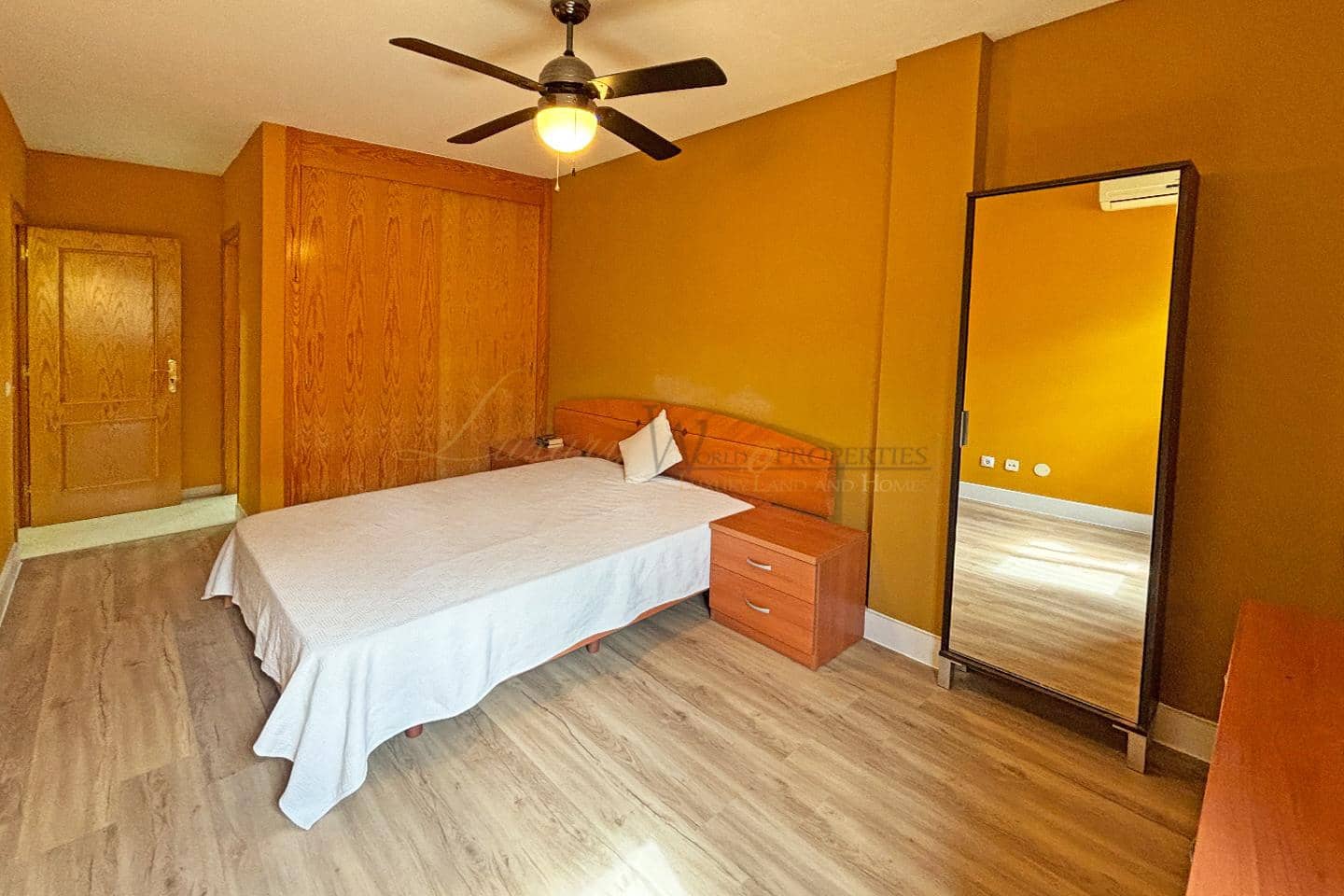 3 bedroom Flat for sale in Parque de la Reina with garage - € 298,000 (Ref: 9789559)