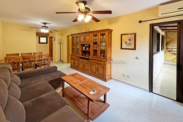 3 slaapkamer Flat te koop in Parque de la Reina, Arona met garage - € 298.000 (Ref: 9789559)