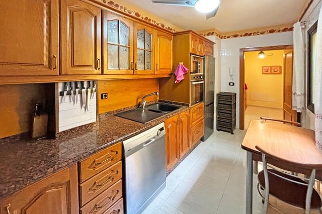 3 slaapkamer Flat te koop in Parque de la Reina, Arona met garage - € 298.000 (Ref: 9789559)